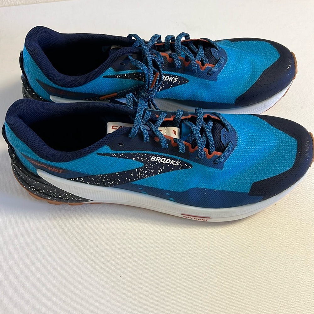 Brooks Blue Athletic Running Shoes with Breathable Mesh
